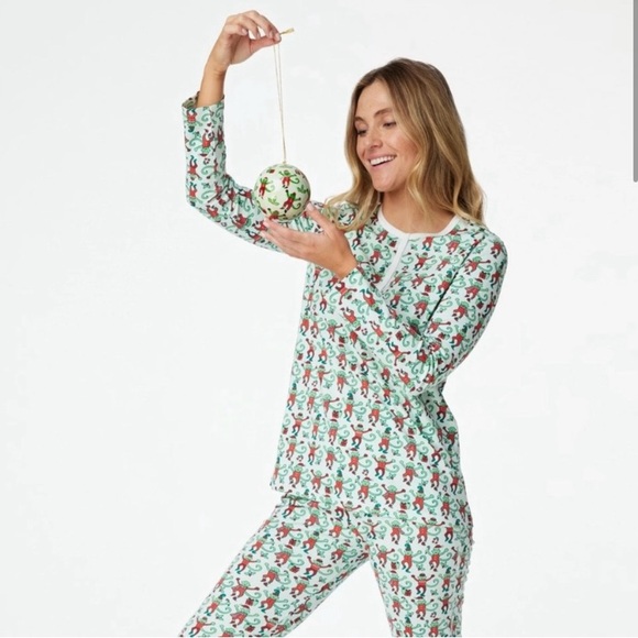 ROLLER RABBIT Christmas pajamas long sleeve and long pants. XS - Picture 3 of 4